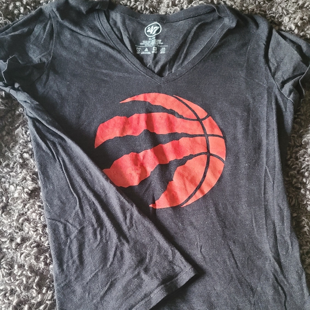 XL ladies Raptors tee